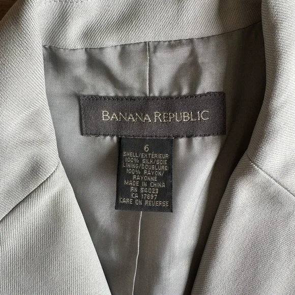 Banana Republic Women's Soft Gray Suit Jacket - Picture 2 of 7